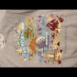 Super cute Disney World crew neck sweatshirt
